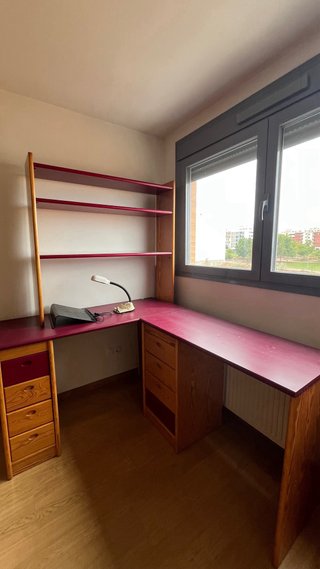 Conjunto de Escritorio, Silla y Estantería