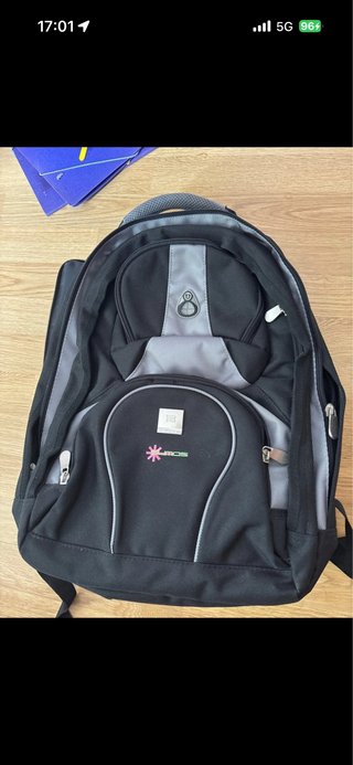 Mochila 5 compartimentos negra y gris