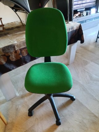 Silla Escritorio giratoria verde (Piqueras Crespo)