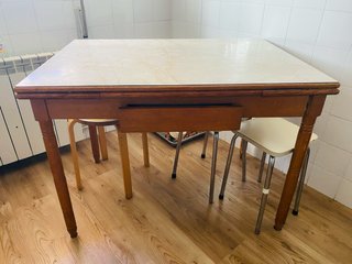 Mesa de cocina extensible de madera