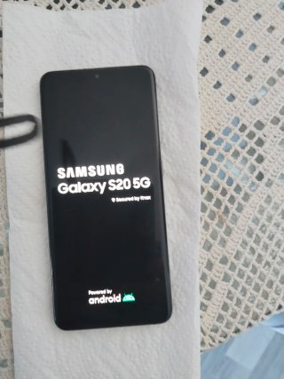 Samsung Galaxy S20 5G con scatola e caricatore