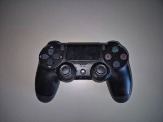 PS4 500GB + Mando GRATIS