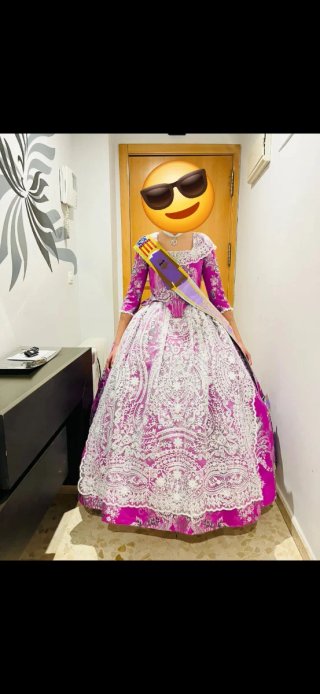 Traje de Fallera Morado y Blanco