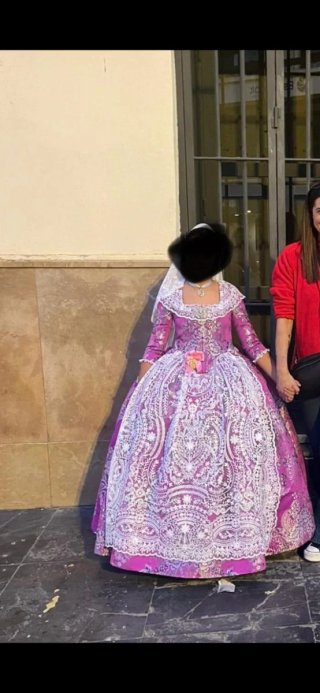 Traje de Fallera Morado y Blanco