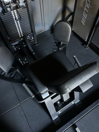 Máquina aductor y glúteo ETENON