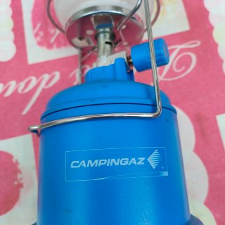 Lámpara Campingaz azul y blanca