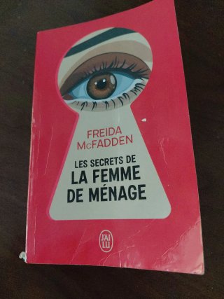 Les secrets de la femme de ménage: roman
