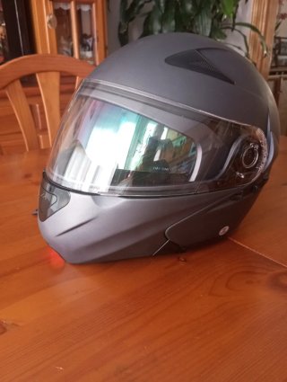 Casco de moto integral gris