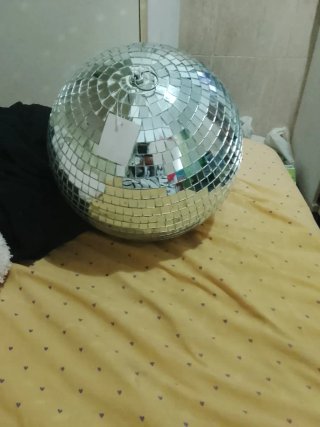 Bola de discoteca plateada