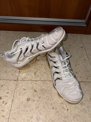 Nike Air VaporMax Plus Blancas y Plateadas