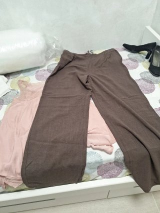 Conjunto de blusa, pantalón y zapatos
