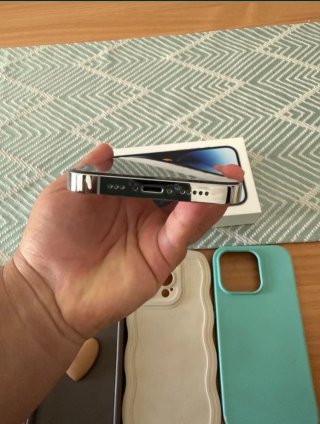 iPhone 14 Pro Apple