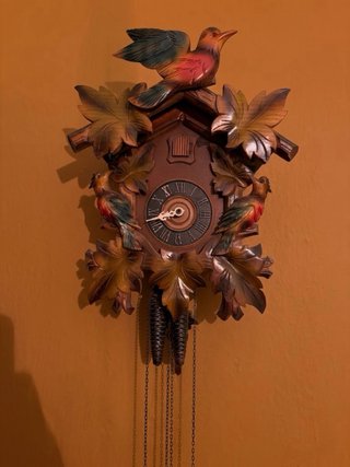 Reloj de cuco antiguo madera tallada