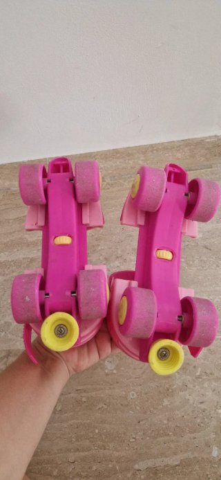 Patines infantiles extensibles Hello Kitty rosas