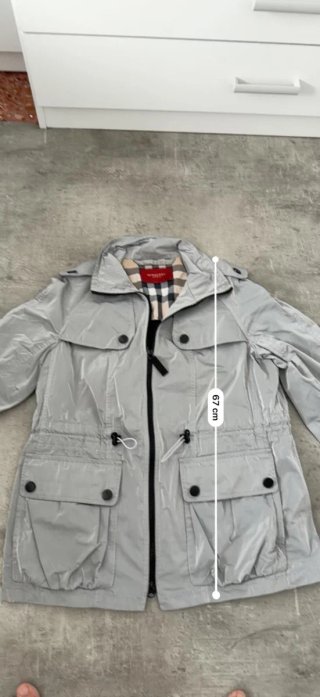 Chaqueta Burberry gris 67 cm