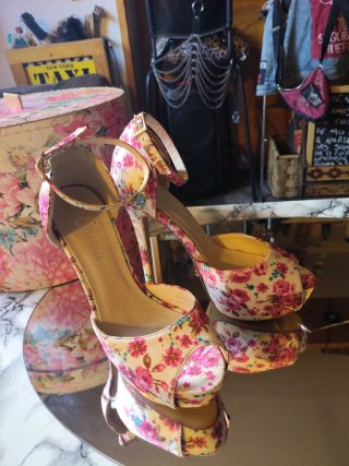 Zapatos de tacón Olivia florales