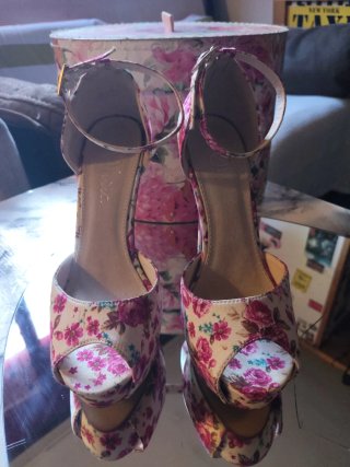Zapatos de tacón Olivia florales