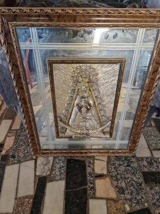 Espejo con Relieve de la Virgen