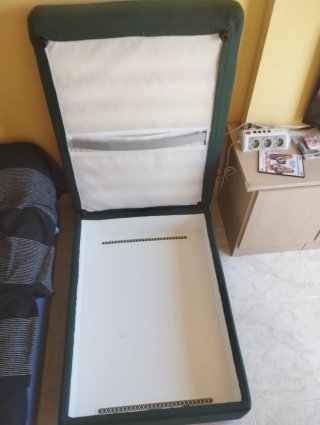 Reposapiés Ikea verde con almacenaje