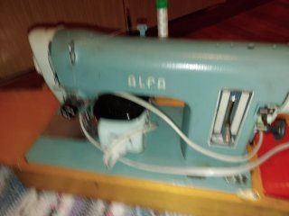 Máquina de coser eléctrica Alfa