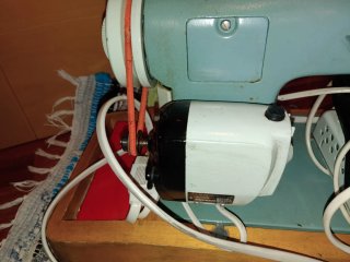 Máquina de coser eléctrica Alfa