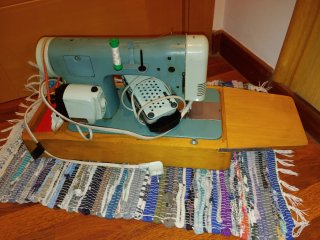 Máquina de coser eléctrica Alfa
