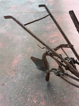 Arado antiguo de labranza
