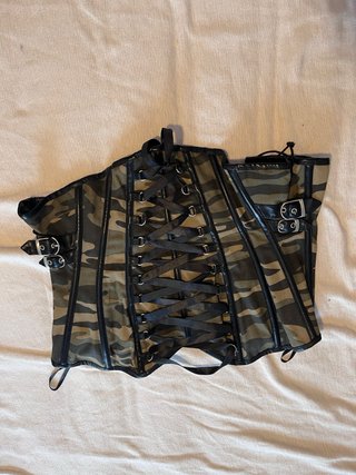 Corsé Camuflaje con Cordones y Hebillas