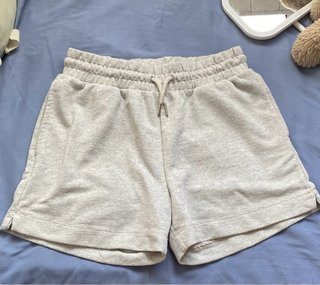Pantalón corto deportivo gris ancho mujer