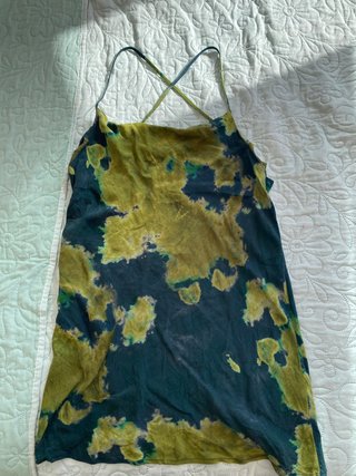 Vestido corto de tirantes tonos verdes