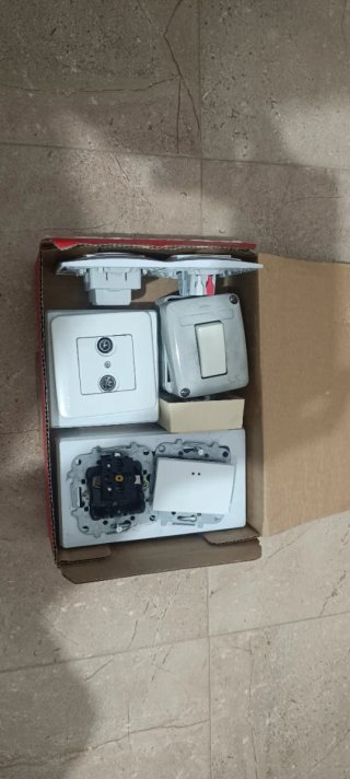Juego de mecanismos eléctricos