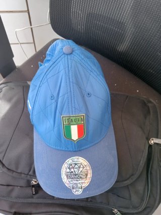 Gorra Azul con Escudo Italia