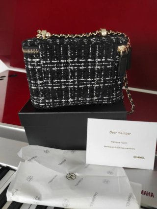 Pochette Chanel makeup tweed nero con tracolla