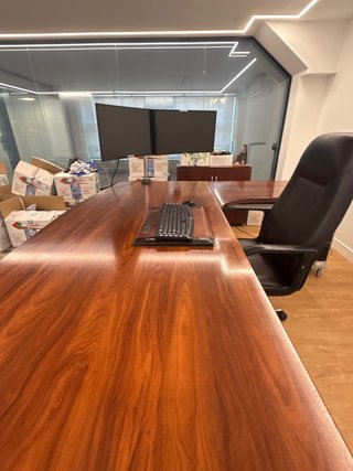 Mesa y mueble de despacho de madera