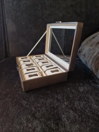 Estuche organizador de relojes con cerradura