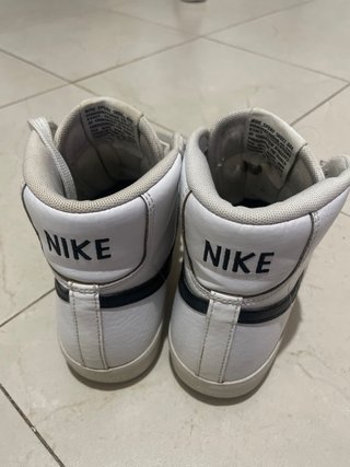 Zapatillas Nike Blancas y Negras