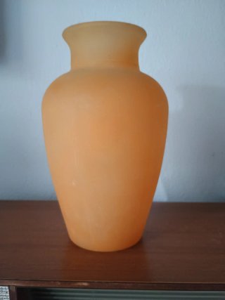 Vaso vintage in vetro opalino arancione