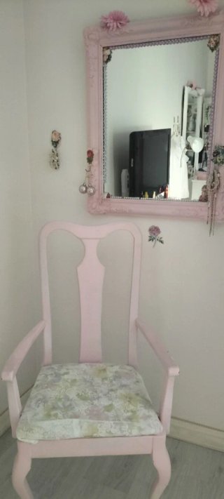 Conjunto de Silla y Espejo Decorativos
