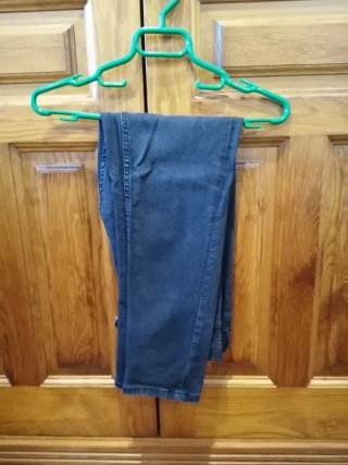 Pantalón vaquero negro