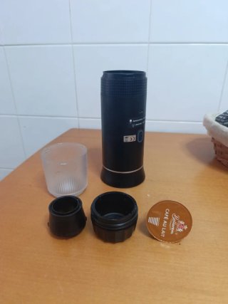 Cafetera portátil y cápsula café