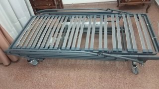 Cama articulada eléctrica metálica poco uso