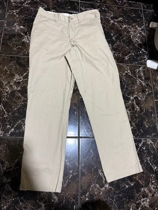 Pantalón chino beige