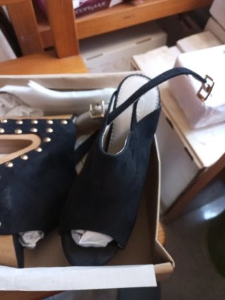 Zapatos de Tacón con Tachuelas