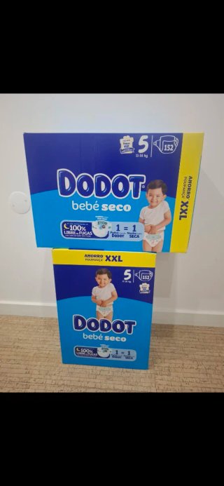 2 Caixas de Fraldas Dodot Bebé Seco Tamanho 5