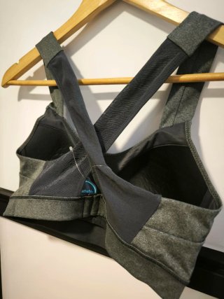 Precioso sujetador deportivo Brooks