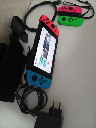 Nintendo Switch V2+4 Joy-Con +SD 256GB+Accesorios