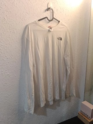 Camiseta The North Face blanca manga larga