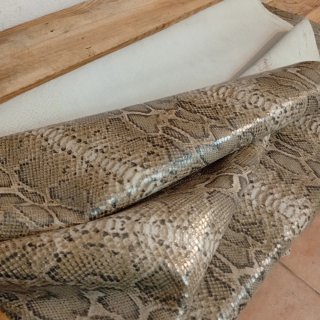 Piel de Vacuno con Estampado de Serpiente