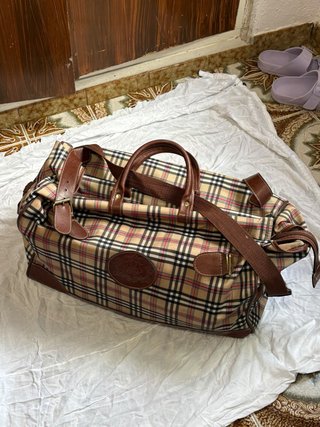 Bolso de viaje estilo burberry estampado Príncipe