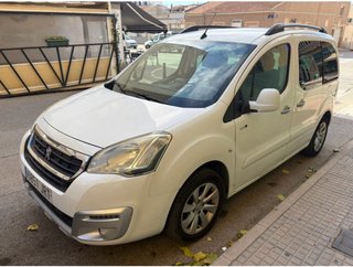 Furgoneta Peugeot parnet 2016 cv120 de 6 velocivel